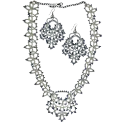 نیم ست گوشواره و گردنبند مدل عروس کد: U06