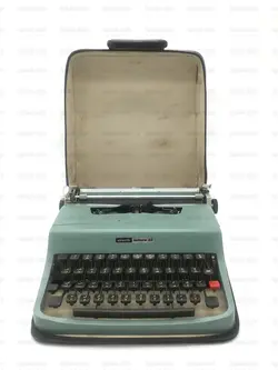 ماشین تایپ فارسی Olivetti Letera 32