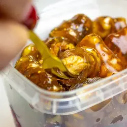 خرید سجوک گردویی لقمه ای چند طعم شهدمزدکان - 400 گرم