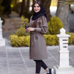 خرید مانتو دانشجویی پاییزه کمربند دار 1401 جذاب در مدشیک