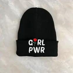 کلاه بافت طرح girl power