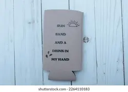 Sun Sand and a Drink in my Hand Skinny Collapsible Can Cooler | شن و ماسه آفتاب و یک نوشیدنی در دست من فرو ریختنی می تواند خنک تر شود – آکادمی پرنیان طرح