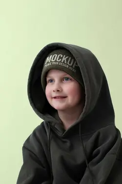 کودکی که ماکت لوبیا پوشیده است