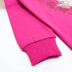 بلوز شلوار دختر با عینک آفتابی