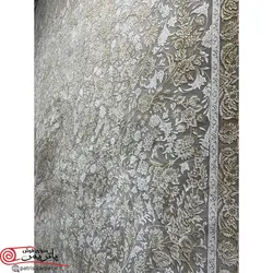 فرش ماشيني خاطره کوير کاشان 1200شانه با تراکم 3600 آکروليک طرح پارلا سیلور هايبالک