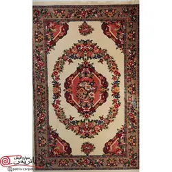 فرش گبه طرح گلاب کرم با تراکم بالا و برند پاتریس