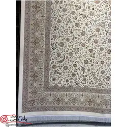 فرش ماشيني با برند خاطره کویر کاشان 1500شانه با تراکم 4500 آکروليک طرح گل افشان کرم - سفید حاشیه شکلاتی