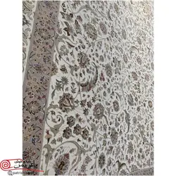 فرش ماشيني با برند خاطره کویر کاشان 1500شانه با تراکم 4500 آکروليک طرح گل افشان کرم - سفید حاشیه شکلاتی