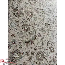 فرش ماشيني با برند خاطره کویر کاشان 1500شانه با تراکم 4500 آکروليک طرح گل افشان کرم - صدفی