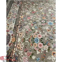 فرش ماشيني شاهکار صفویه 1200شانه با تراکم 3600 آکروليک طرح 5657 فیلی