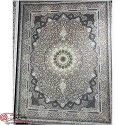 فرش ماشيني خاطره کوير کاشان 1200شانه با تراکم 3600 آکروليک طرح نائین سیلور هايبالک