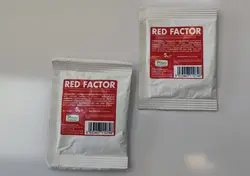 رنگدانه Red Factor مخصوص قناری برند Pineta وزن 5 گرم