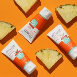 کرم ضدآفتاب بی رنگ هایلی پروتکتیو نئودرم SPF50 مناسب برای پوست های چرب و مختلط