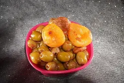 سالاد زیتون ترش کیلوگرمی