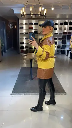 کاپشن چرم مزونی داینا