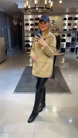 کاپشن کتی رینای