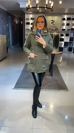 کاپشن کتی رینای