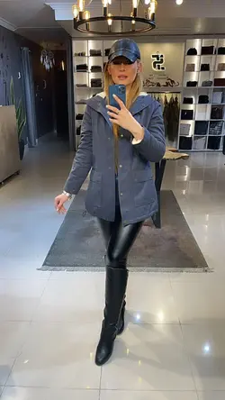 کاپشن کتی رینای