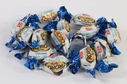 تافی کره ای با مغزی کرم نارگیل رورو 1000 گرم