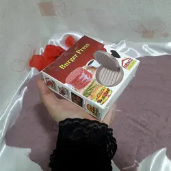 همبرگر زن دستی هوم برگر