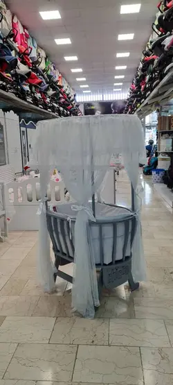 گهواره چوبی بیضی سقف دار دیوانکو Divanco - فروشگاه سیسمونی روژان