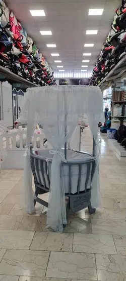 گهواره چوبی بیضی سقف دار دیوانکو Divanco - فروشگاه سیسمونی روژان