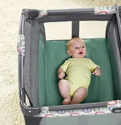 تخت و پارک گراکو با تشک تعویض و آویز بالای تخت