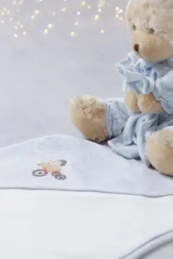 پتو دور پیج نخی طرح دو چرخه دانالو DANALOO - فروشگاه سیسمونی روژان