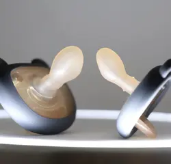 پستانک هی اور شی بسته دو عددی مخصوص شب He Or She - فروشگاه سیسمونی روژان