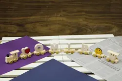 حروف چوبی انگلیسی مدل قطاری - فروشگاه سیسمونی روژان