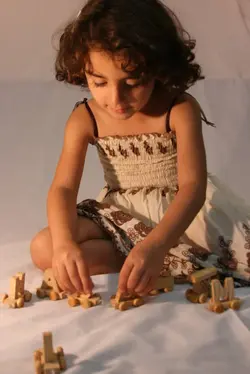 حروف چوبی انگلیسی مدل قطاری - فروشگاه سیسمونی روژان