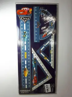 ست گونیا و نقاله و خط‌کش چوبی