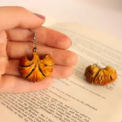 گوشواره چوبی طرح گل میخک