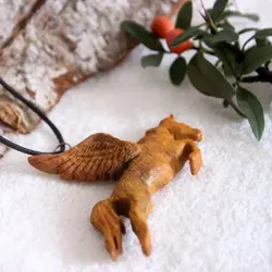 گردنبند چوبی طرح پرواز پگاسوس