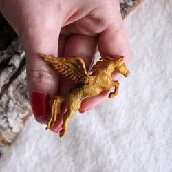 گردنبند چوبی طرح پرواز پگاسوس