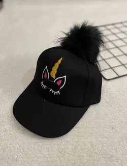 بیسبالی گلدوزی مشکی تکپوم