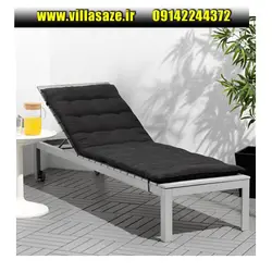 تخت کنار استخر کایا