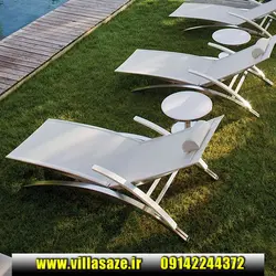 تخت کنار استخر ماریا