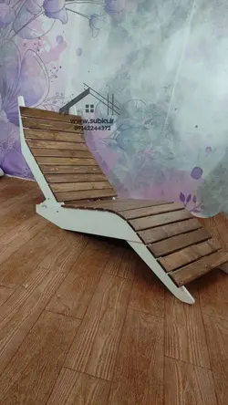 تخت کنار استخری چوبی