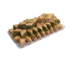 باقلوا لوز بادام و پسته دیس کادوئی