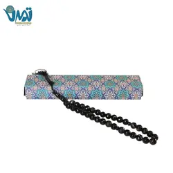 تسبیح سنگ عقیق مشکی طبیعی اصل و جعبه کاعذی طرح تذهیب