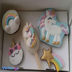 پک هدیه یونیکورن شامل کاپ کیک، کوکی با روکش آیسینگ، پاپسیکلز - ونسی گیفت
