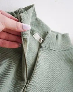 بلوز کراپ زیپ دار رامک کد 1990