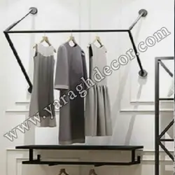 مثلثی دیواری