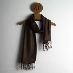شال گردن قهوه ای