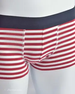 شورت قرمز و سفید خط‌دار کمرکشی H&M
