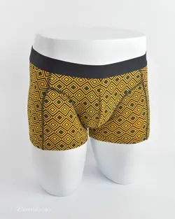 شورت زرد و مشکی طرح لوزی