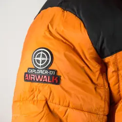 کاپشن Air walk
