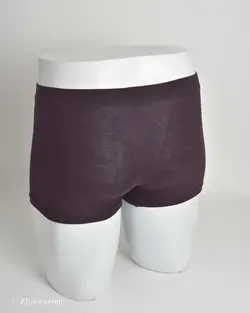 شورت عنابی