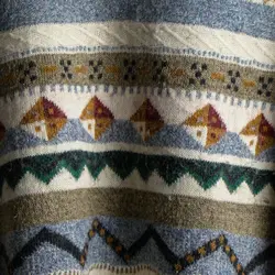 بافت طرحدار یقه اسکی